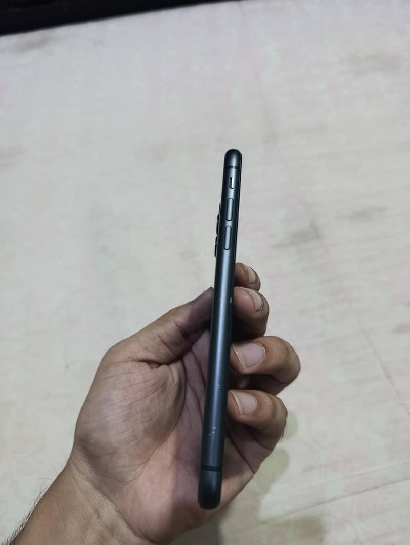 Apple iPhone 11 9