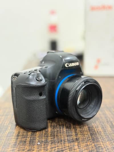 Canon EOS 6D Full Frame  Camera/50mm Lens /2 Batteries/32GB