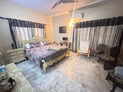 WELL-MAINTAINED 500 SQ YD 5-BEDROOM BUNGALOW WITH STUDY ROOM FOR SALE IN DHA PHASE 7, KARACHI