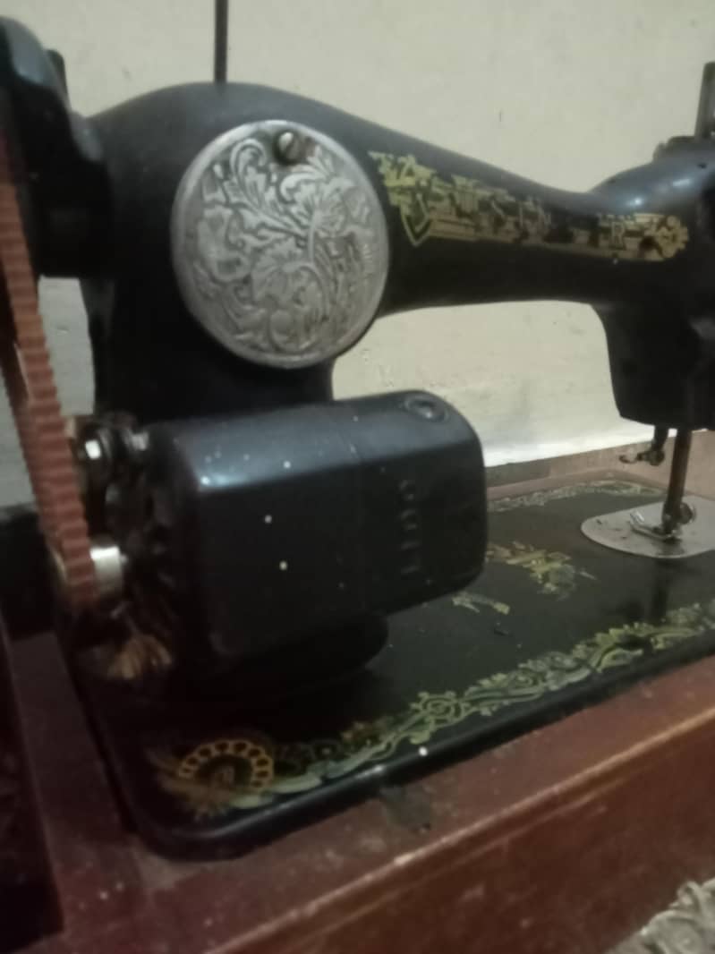 sewing machine 5