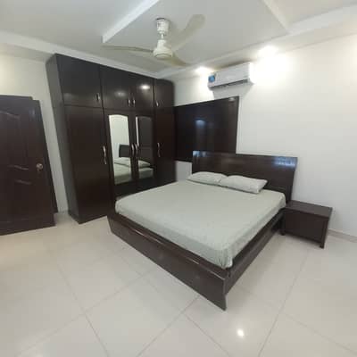 FOR RENT: FULLY RENOVATED SEMI-FURNISHED 3-BEDROOM APARTMENT ADAM CENTER, CLIFTON BLOCK 8, KARACHI