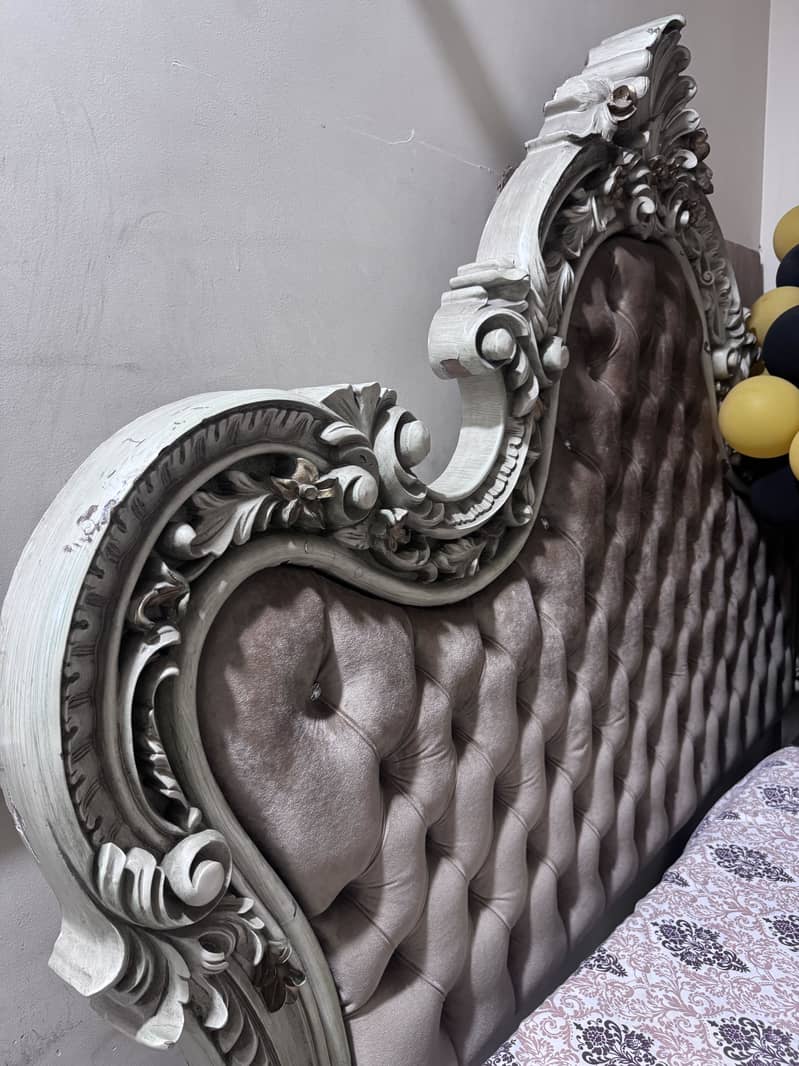 Chinioti Bed Set King Size. Need Repaint. 0