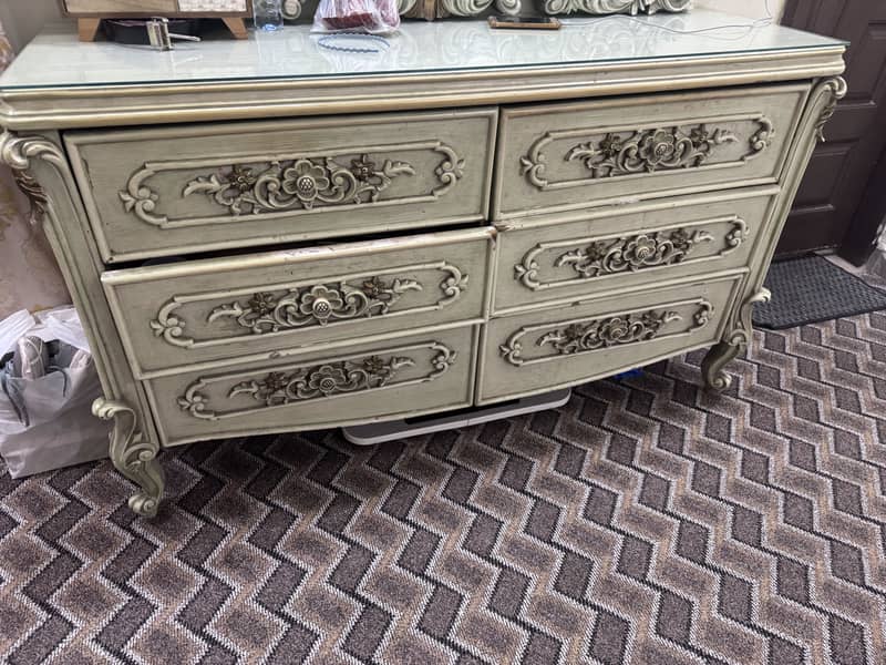 Chinioti Bed Set King Size. Need Repaint. 2