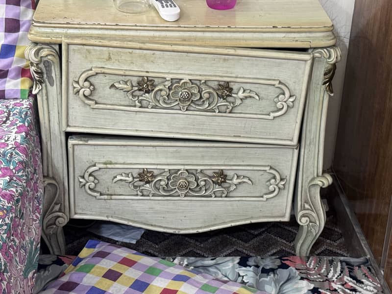 Chinioti Bed Set King Size. Need Repaint. 4