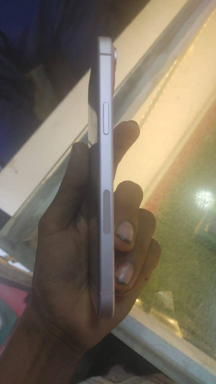 Apple iPhone 13 3