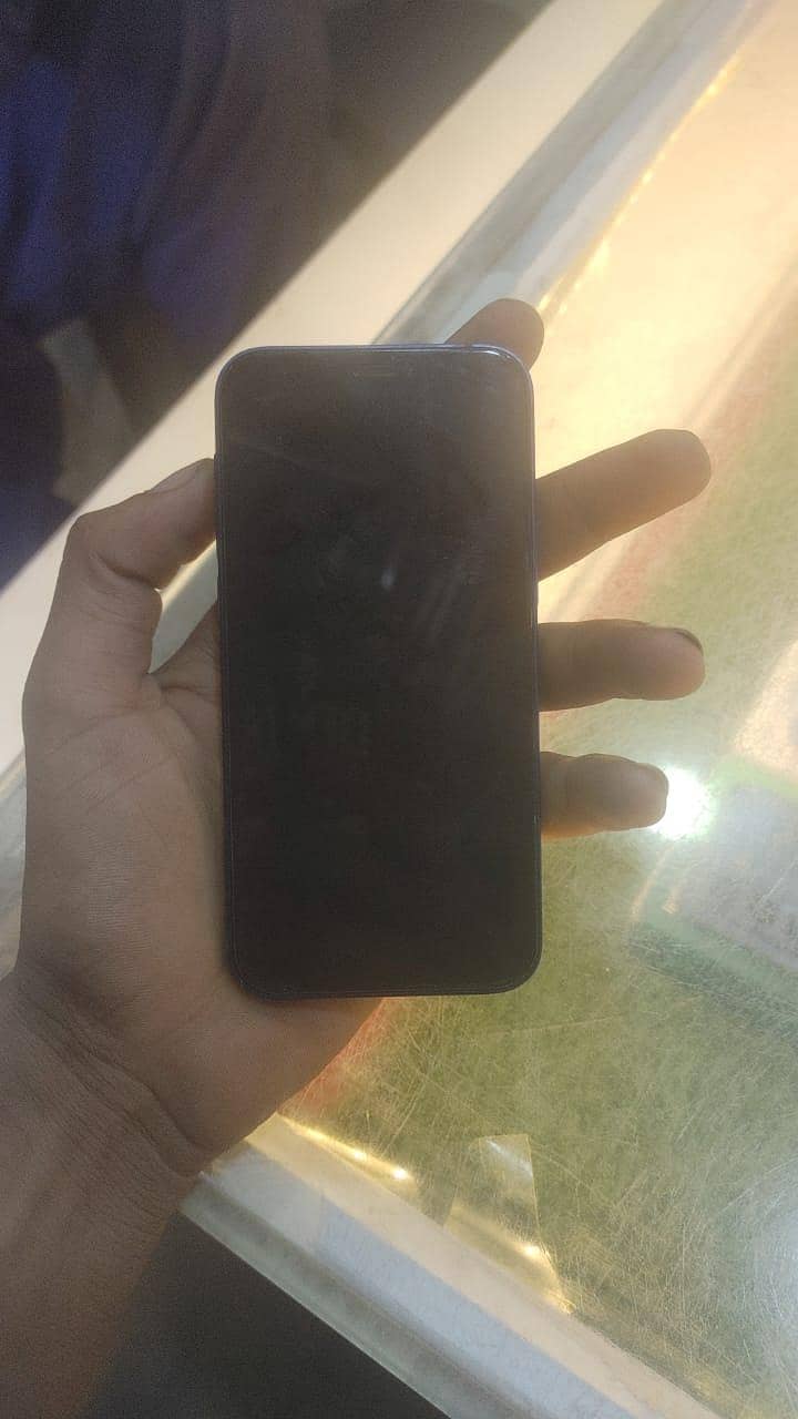Apple iPhone 13 5