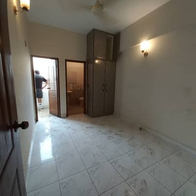 FOR SALE: HIGH-YIELD 650 SQ FT 2-BED STUDIO APARTMENT (3RD FLOOR WITH LIFT) DHA KARACHI