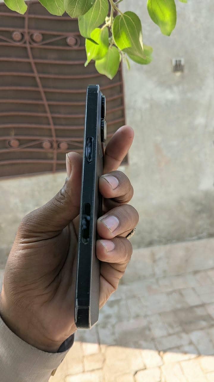 Apple iPhone 14 Pro Max 1