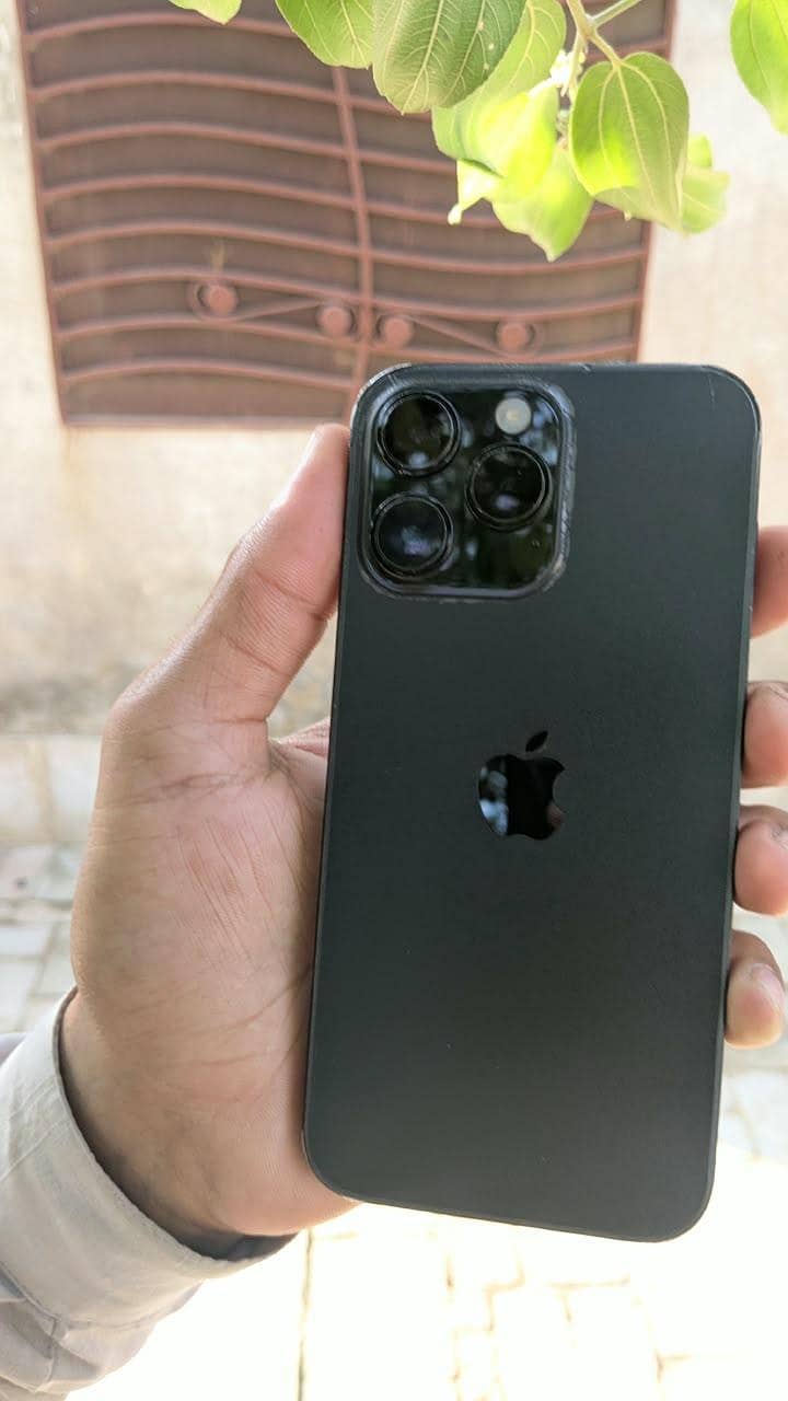 Apple iPhone 14 Pro Max 9