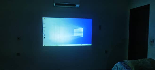Toshiba 3DLP projector screen