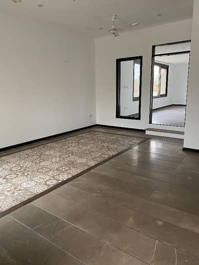 PREMIUM MODERN 500 SQUARE YARD UPPER PORTION FOR RENT IN DHA PHASE 8 (1ST BELT), KARACHI