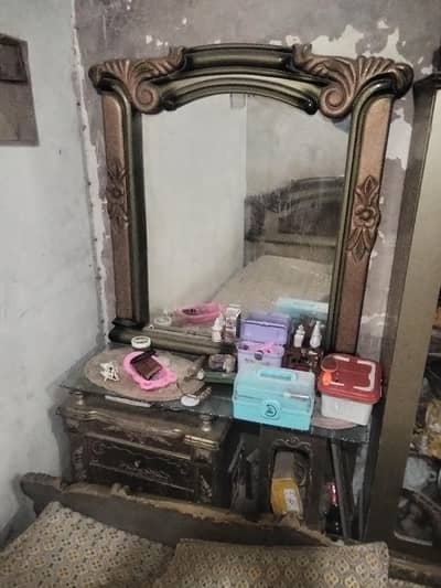 dressing table