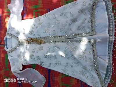 Fancy off white Party Wear Dress - Size M - Preloved 10/10