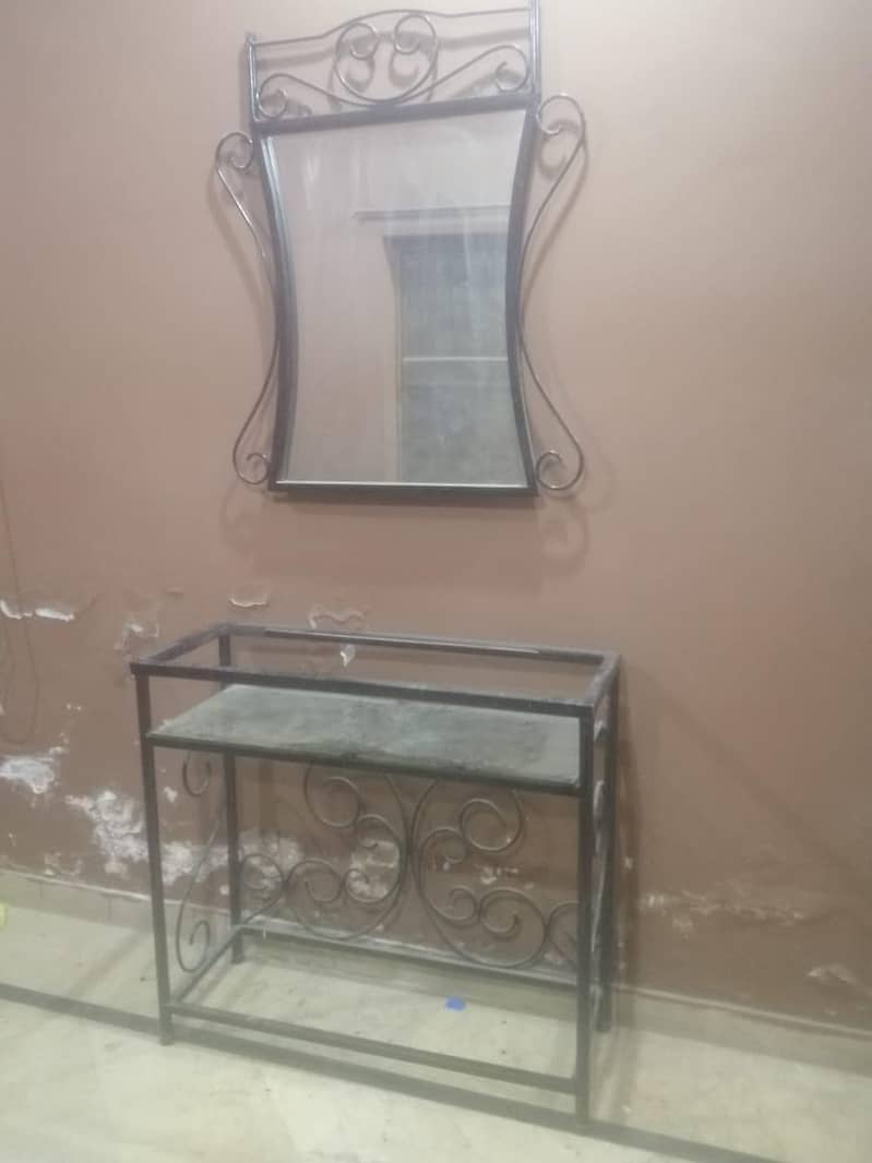 bed side table . dressing table 0