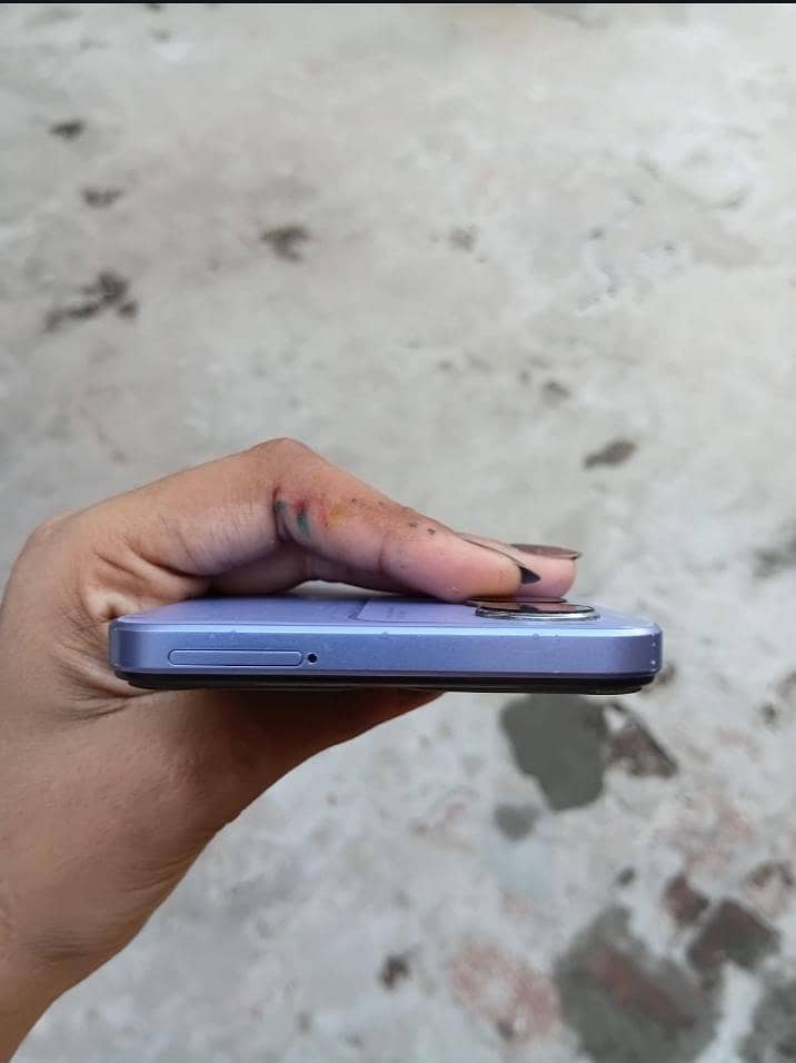 I am selling a vivo y 17s 2