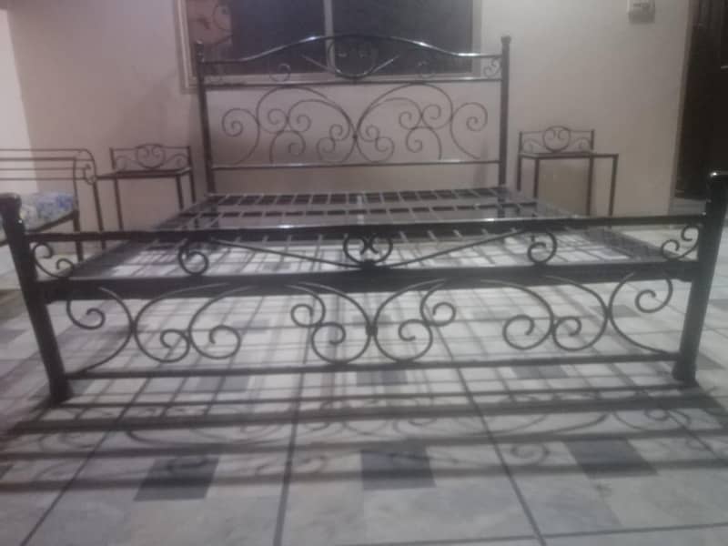 bed side table . dressing table 3