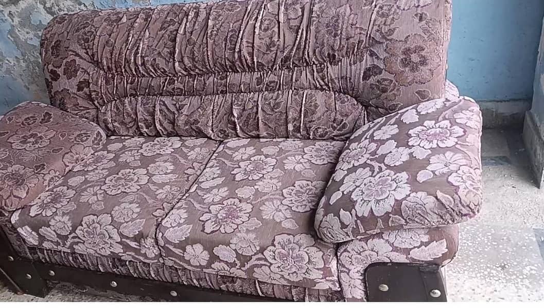 3,2,1 complete sofa set good condition 3