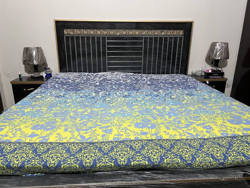 Bed set with side table 1