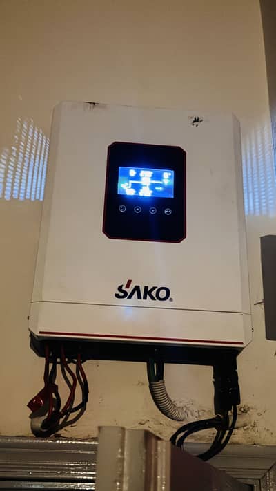 Solar inverter with batteries 4.5 kv