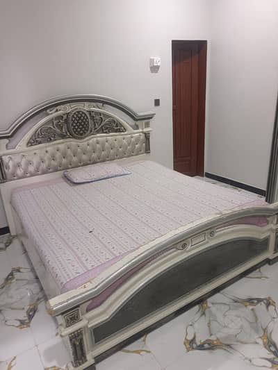 BED ALMAARI DECO LASAANI
