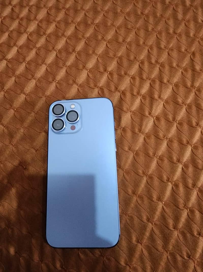 Apple iPhone 13 Pro Max 2