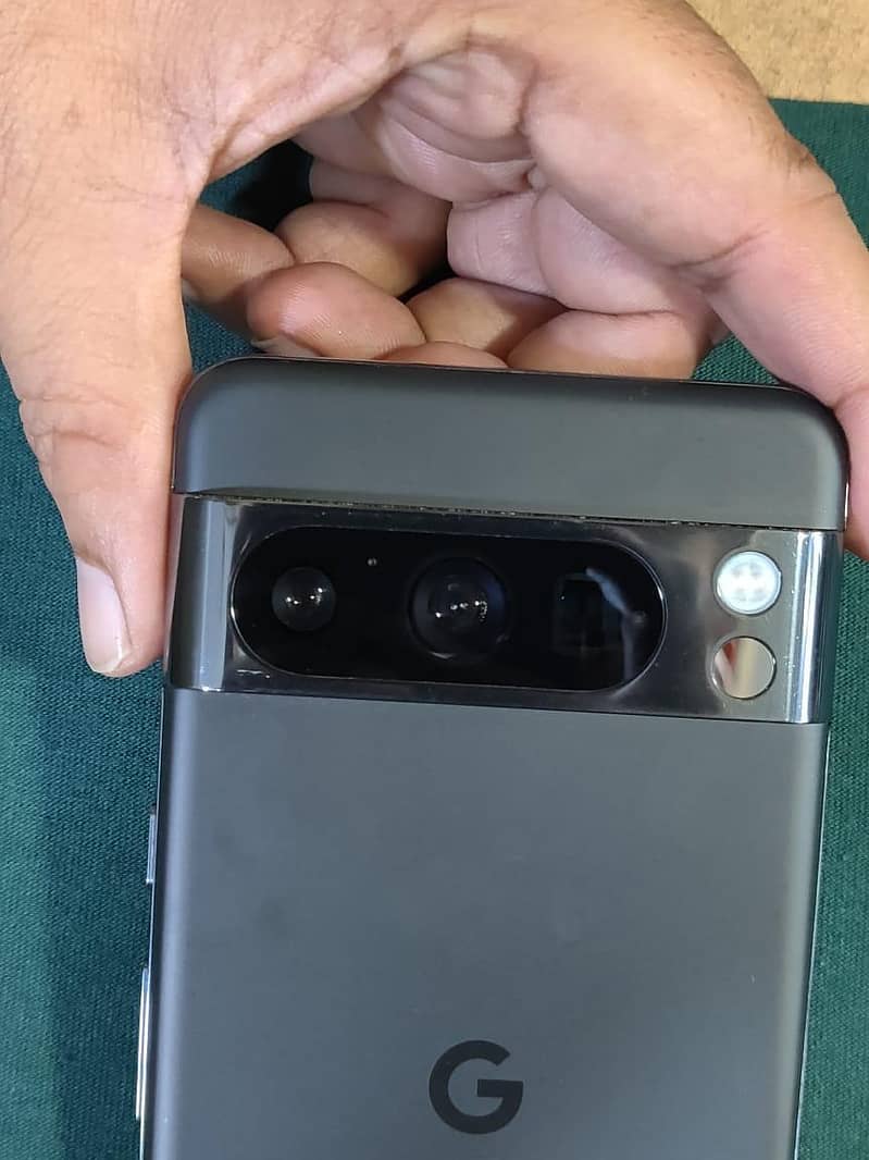 Google Pixel 8 Pro 2