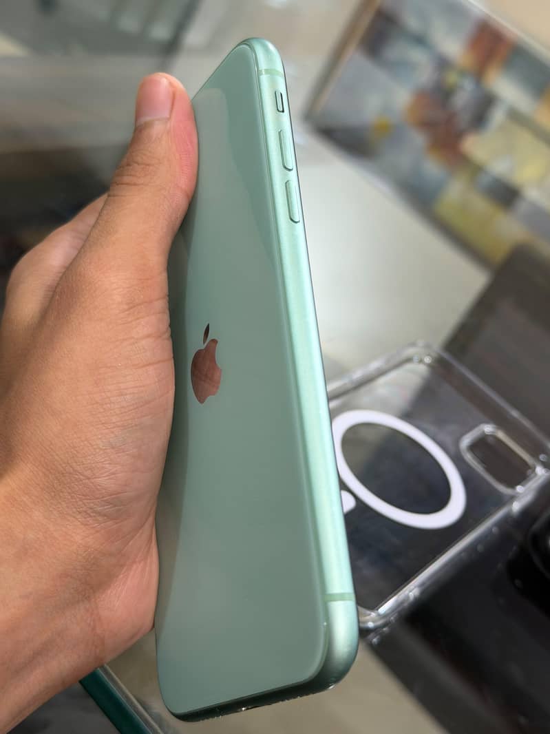 Apple iPhone 11 3