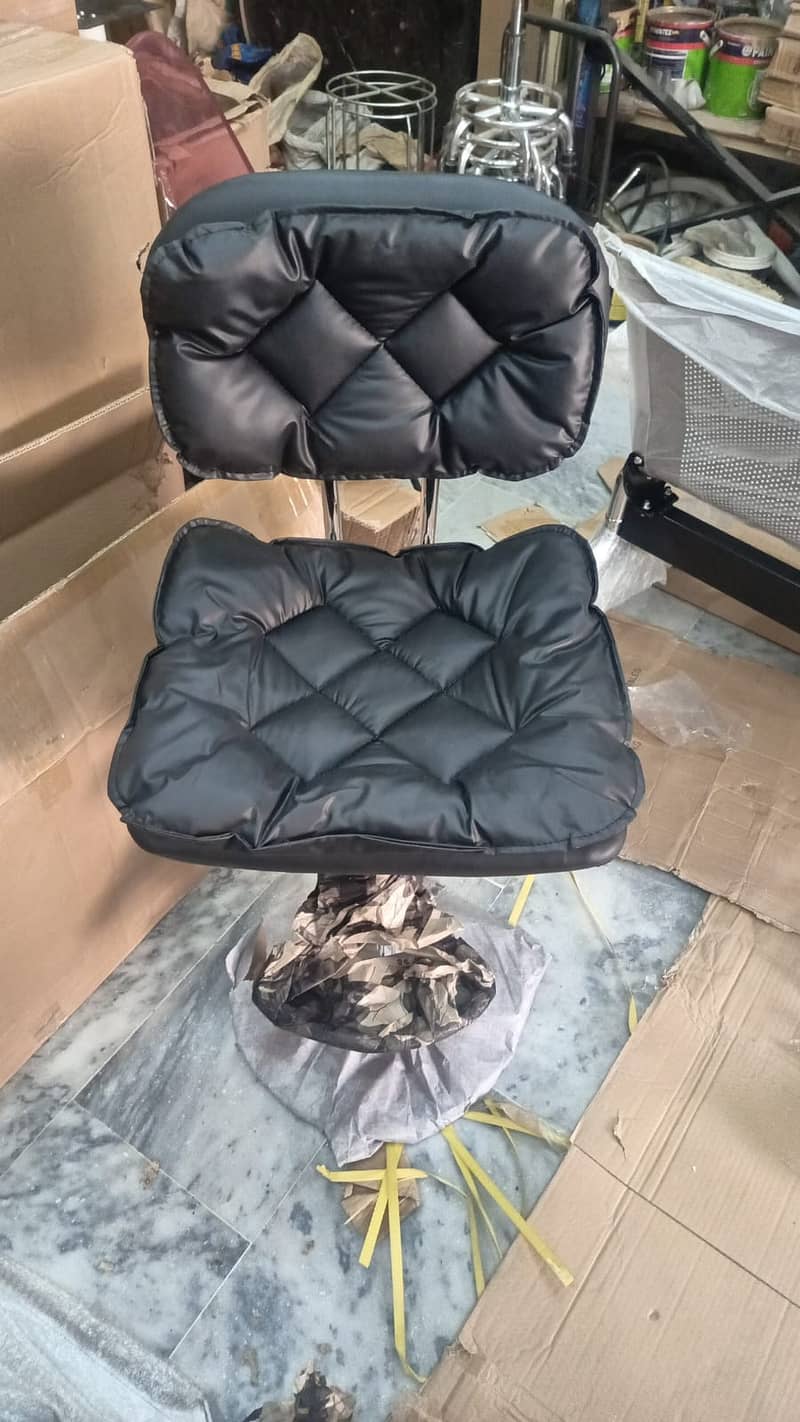 Bar Stools /Cafe Stools / Stools 15