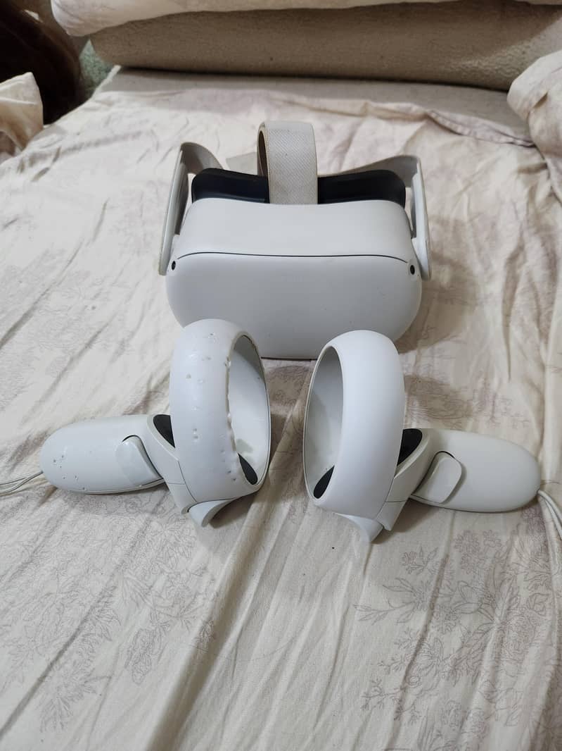 Meta Oculus Quest 2 VR headset 1