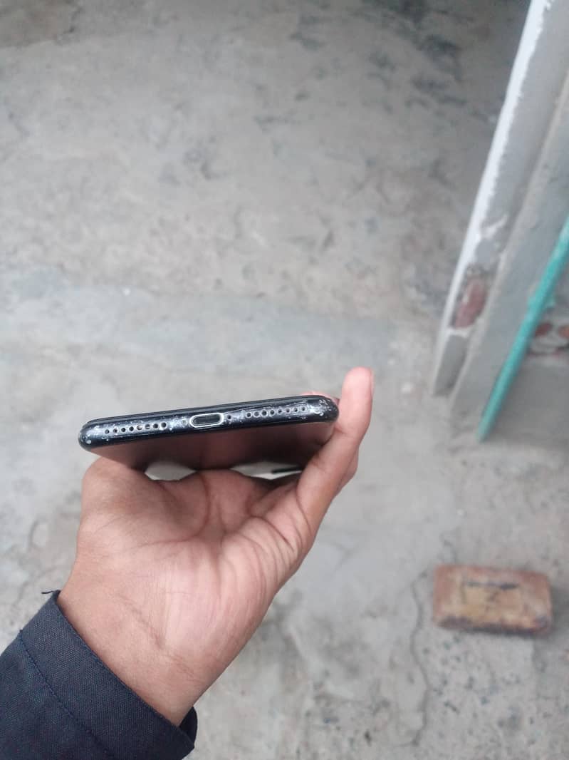 Apple iPhone 7 Plus 1