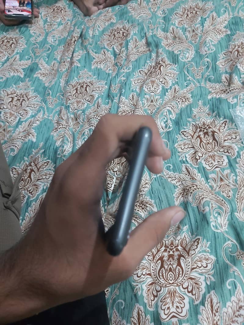 Apple iPhone 11 3