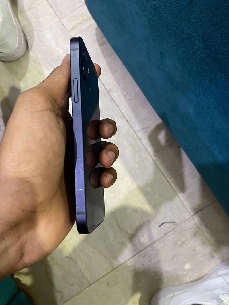 Apple iPhone 12 0