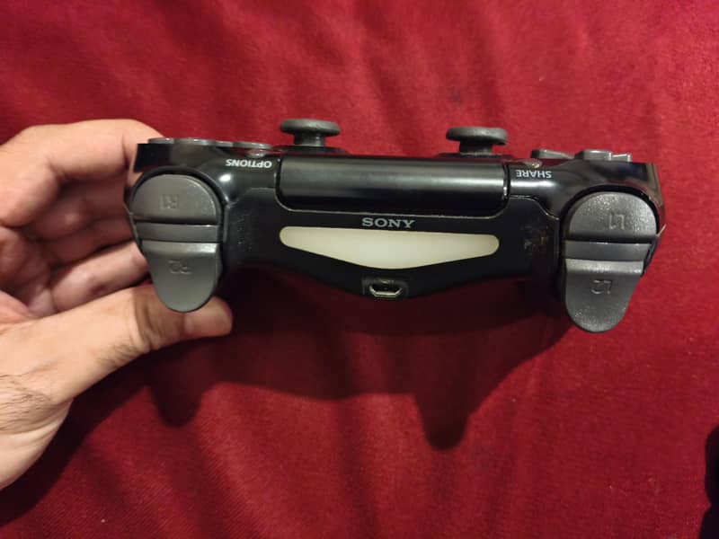 Playstation 4 (PS4) Controller 3