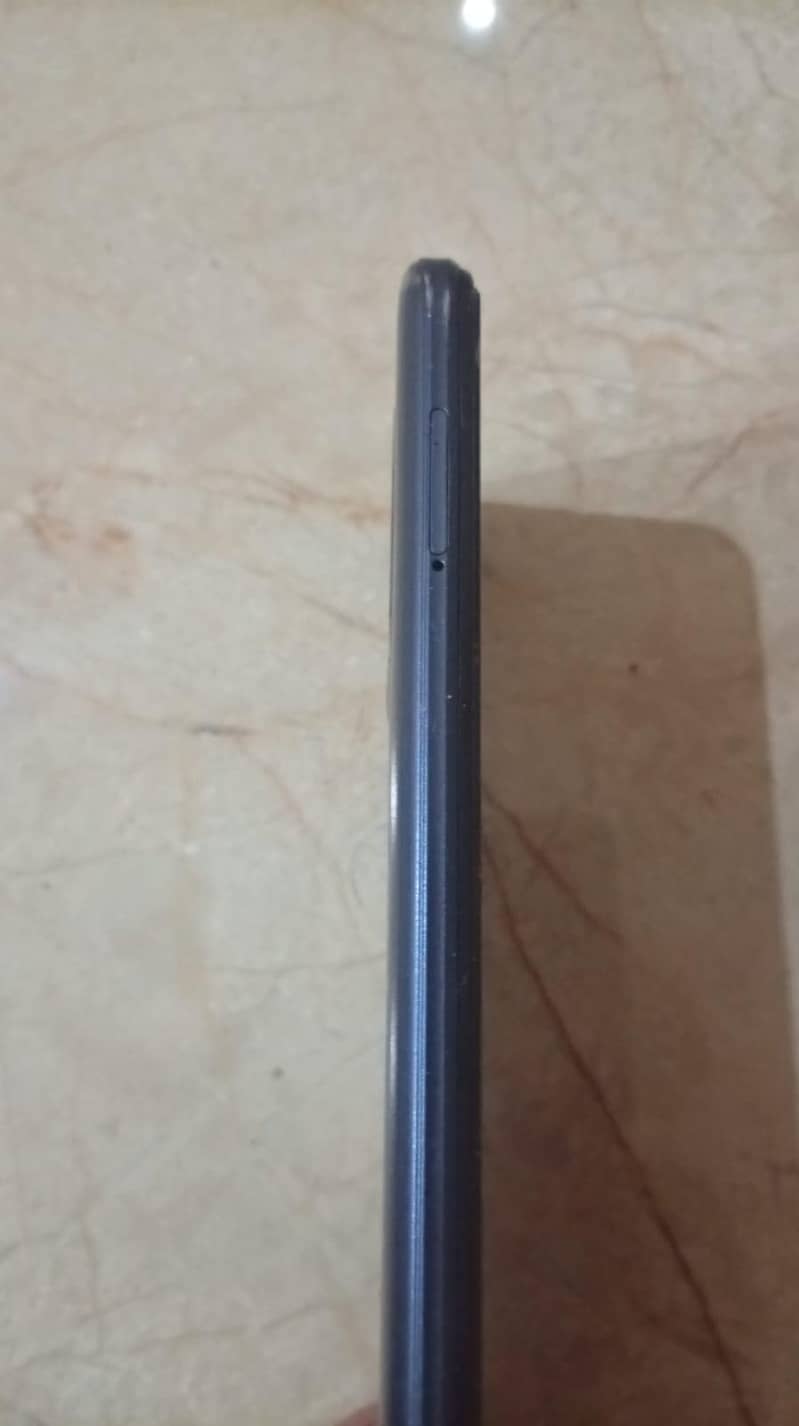 Tecno Spark 8C 4