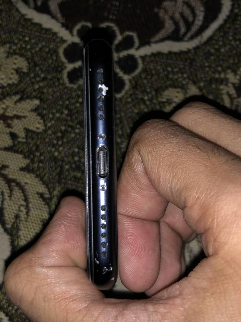 Apple iPhone SE 2 3