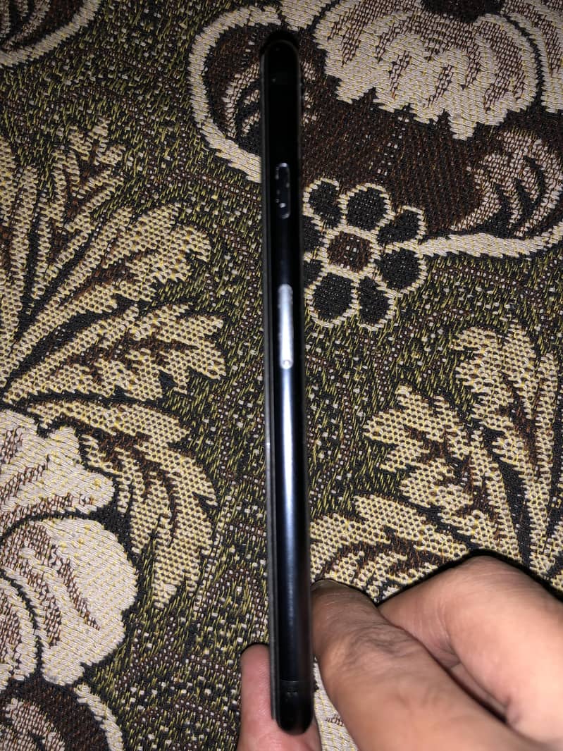 Apple iPhone SE 2 5