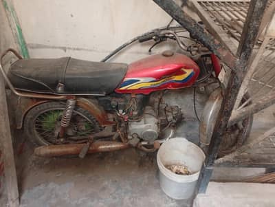 sirf tanki tape dalne hain aur Bank magrahat aur engine ka ring piston