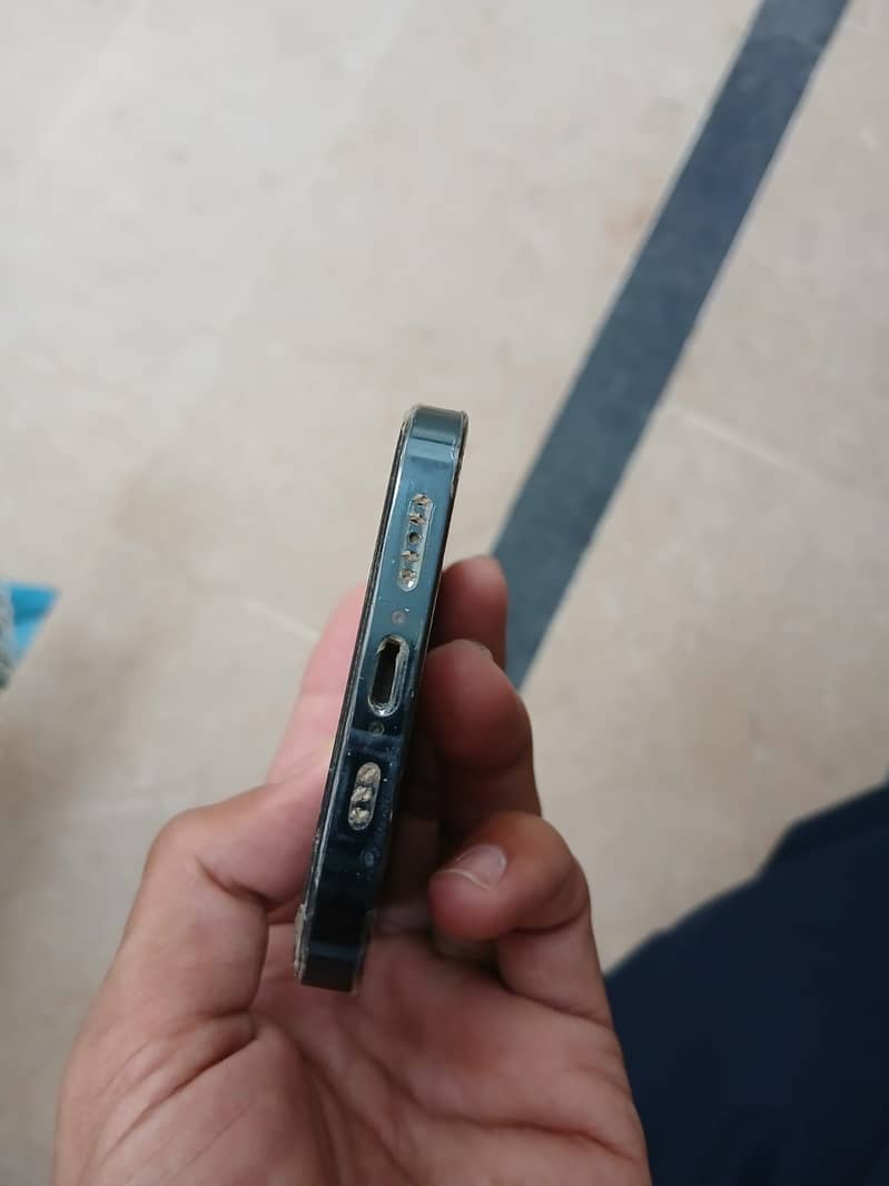 Apple iPhone 12 Pro 2
