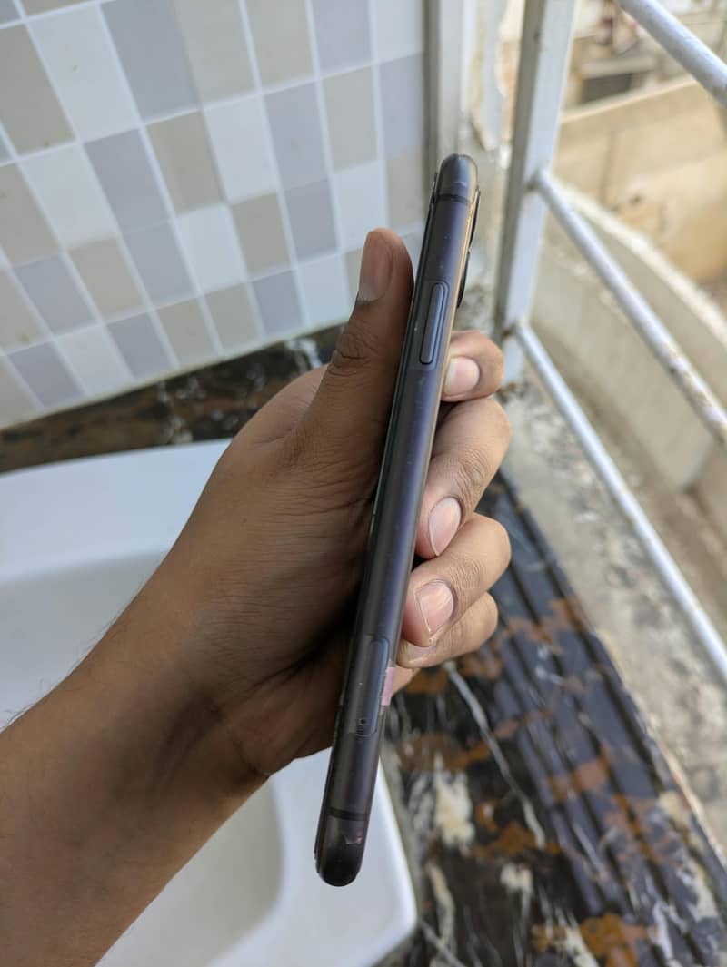 Apple iPhone 11 6