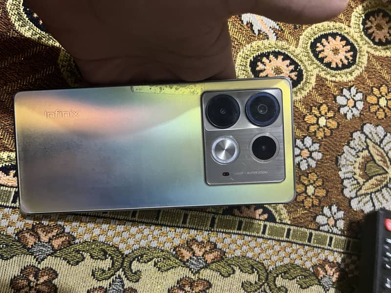 Infinix Note 40 4