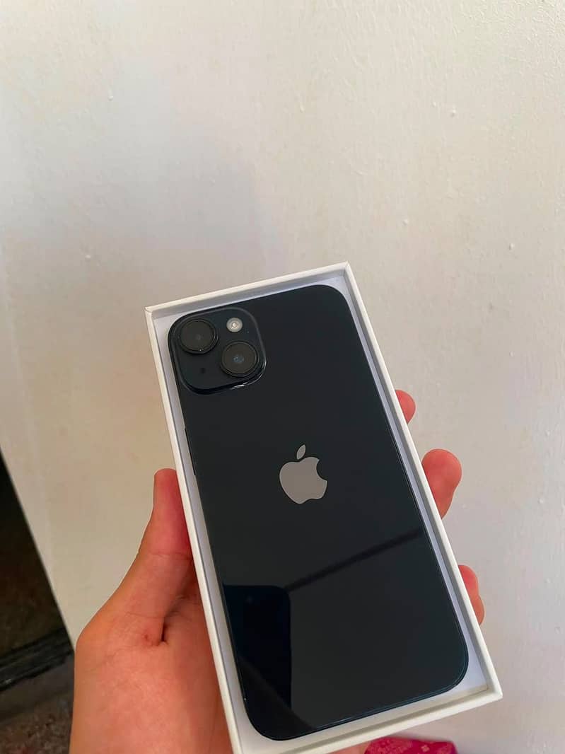 Apple iPhone 13 0