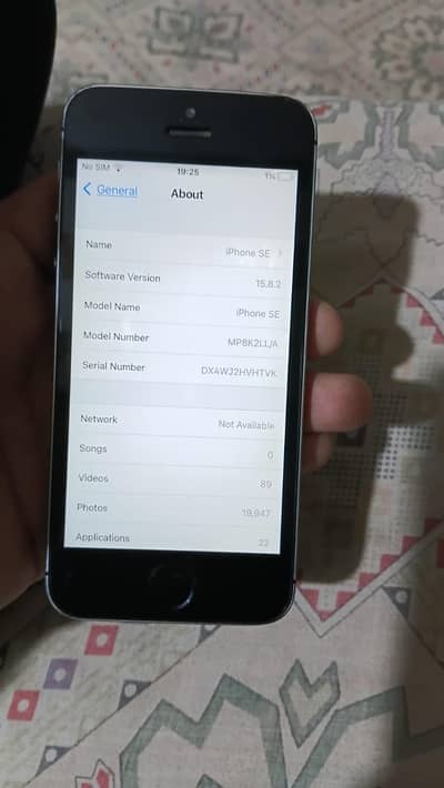 Apple iPhone SE