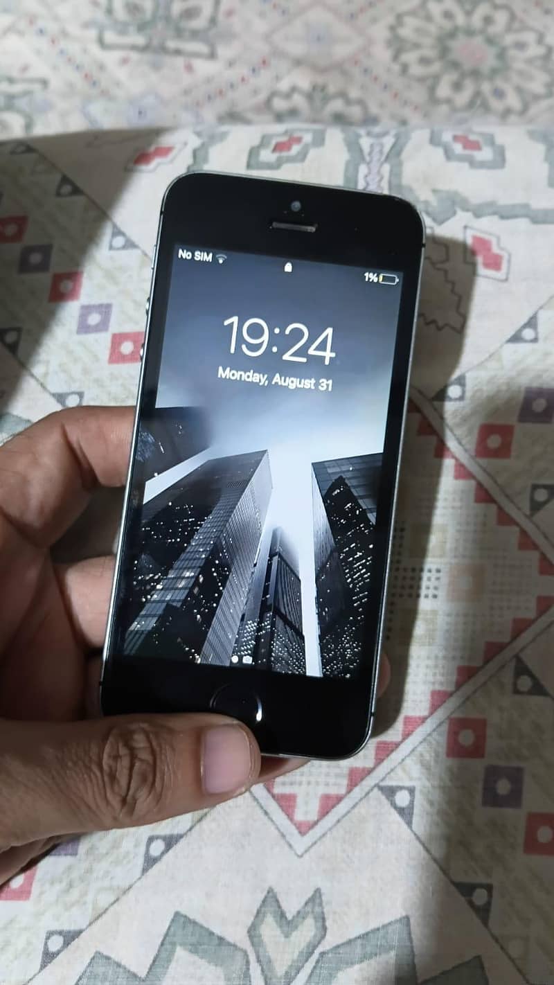 Apple iPhone SE 5