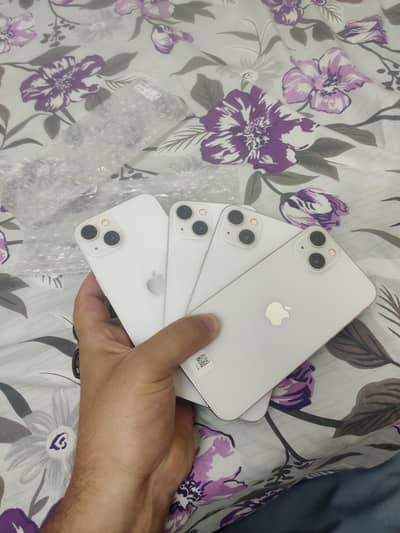Apple iPhone 13