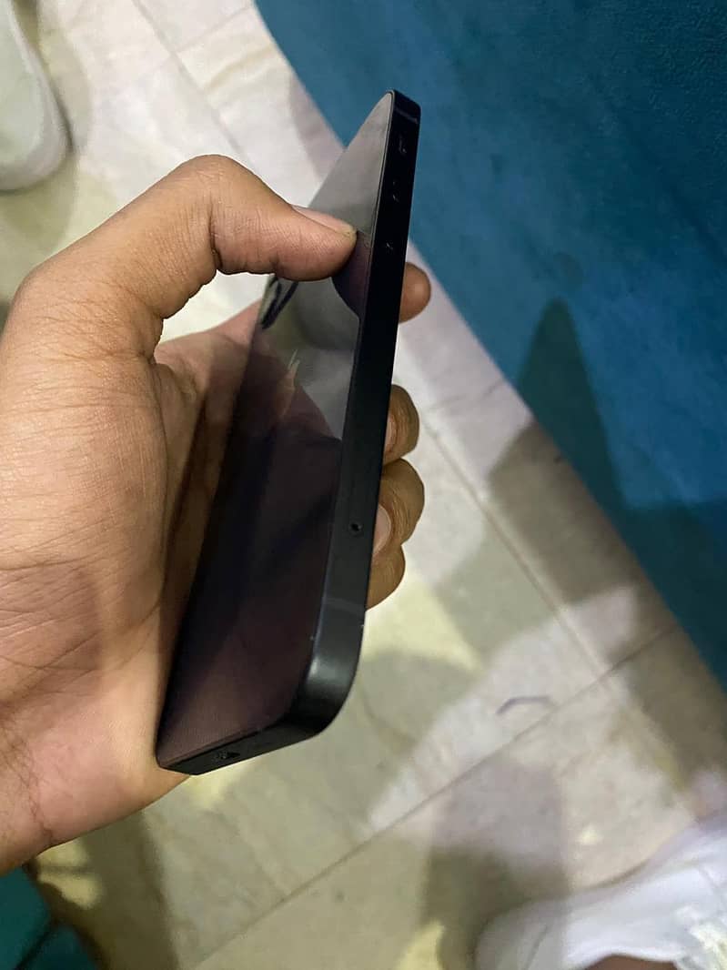 Apple iPhone 12 3