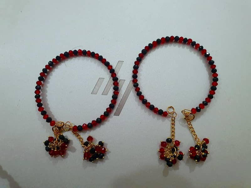THE ELEGANT BRACELETS 1