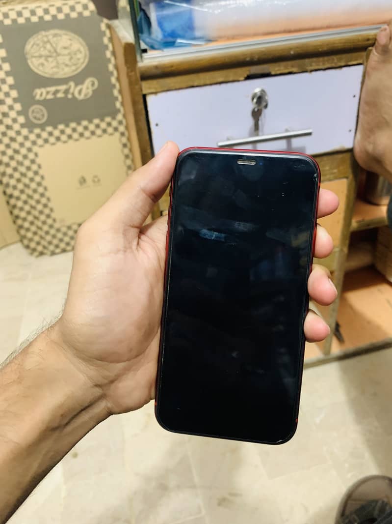 Apple iPhone XR 0