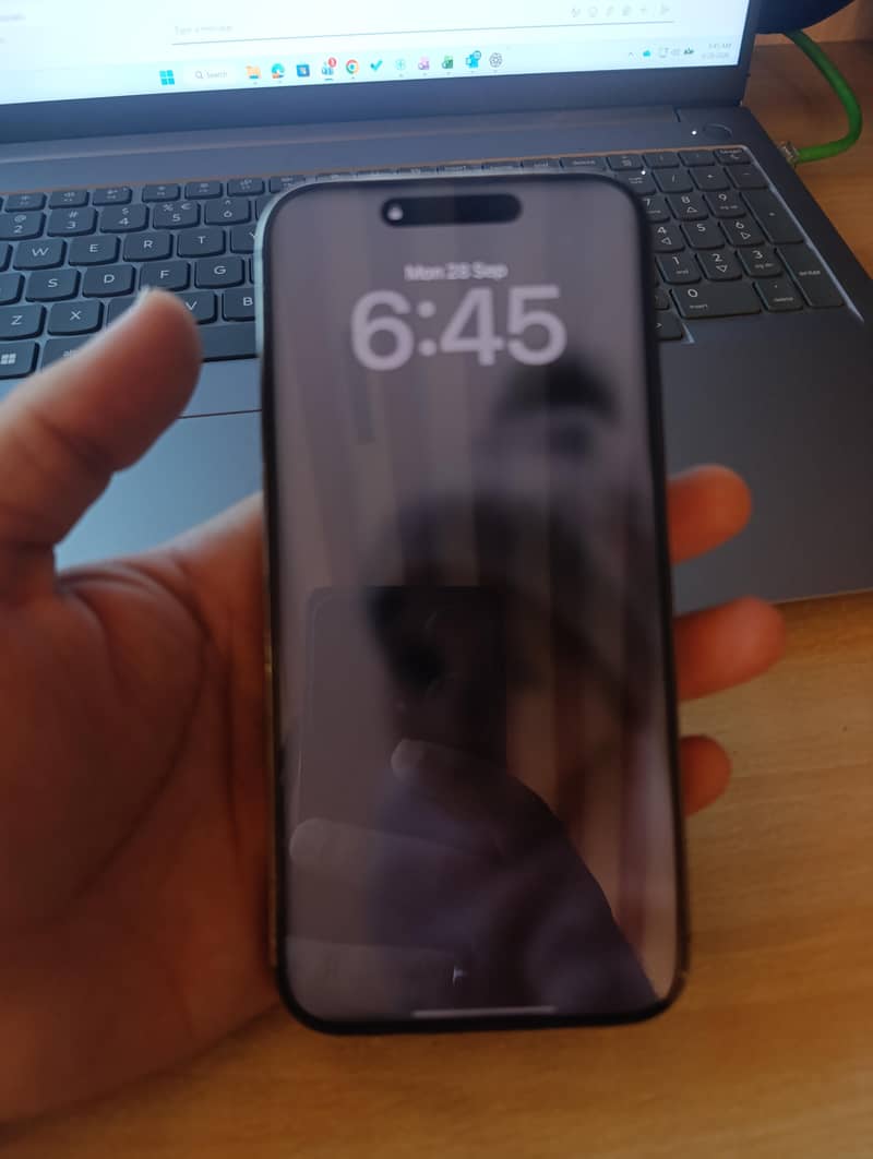 Apple iPhone 16 Pro Max 1