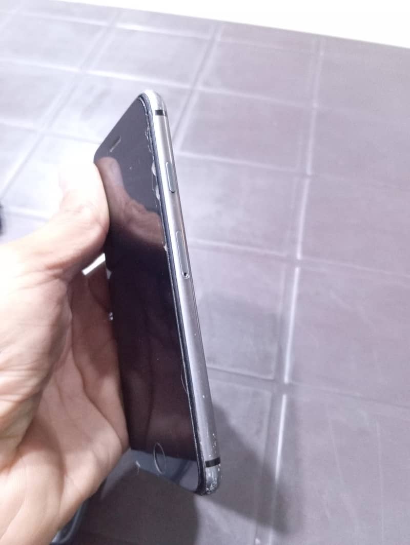 Apple iPhone 8 2