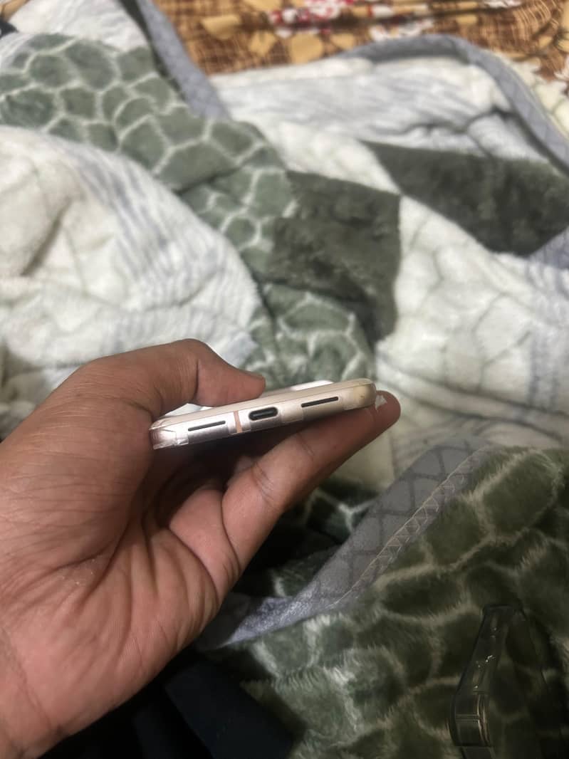 Google Pixel 8 2